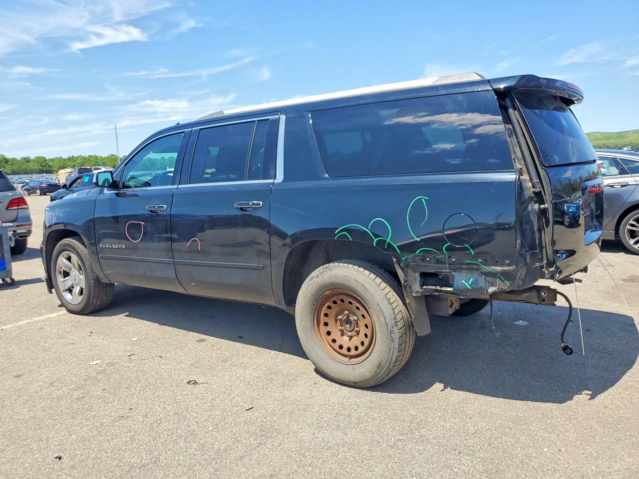 2016 CHEVROLET SUBURBAN K1500 LTZ — снимка 2