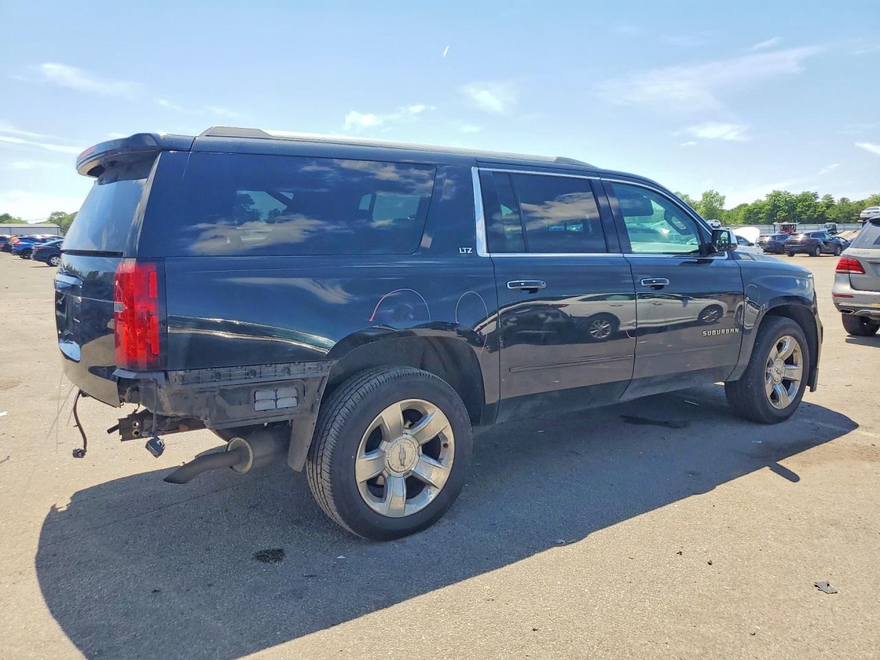 2016 CHEVROLET SUBURBAN K1500 LTZ — снимка 3