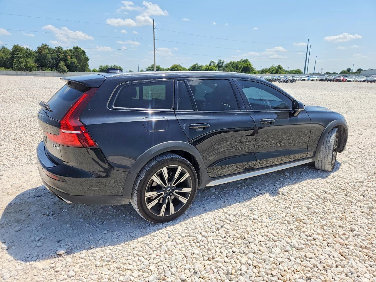2021 VOLVO V60 CROSS COUNTRY T5 MOMENTUM — снимка 3