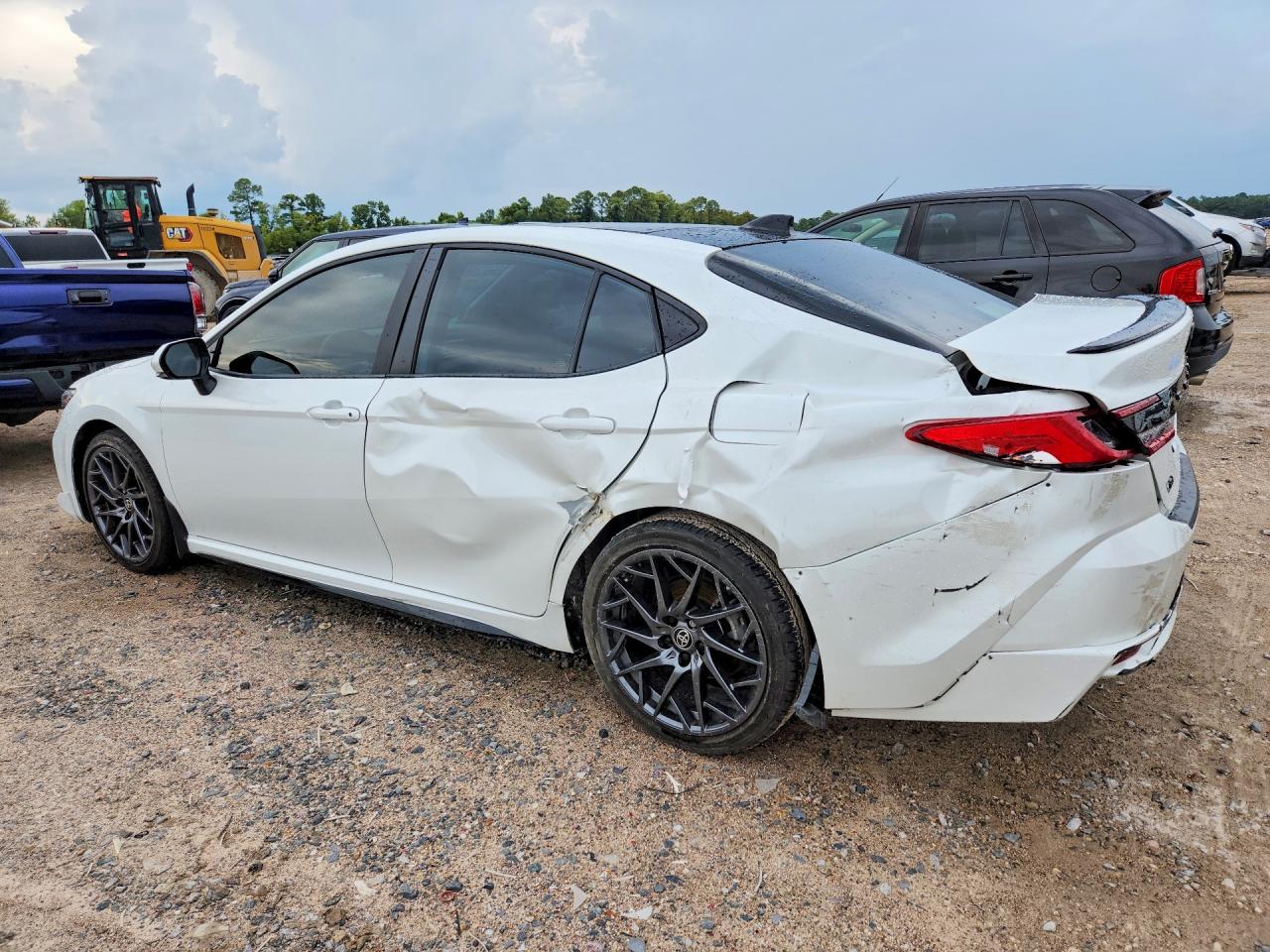 2025 TOYOTA CAMRY XSE — снимка 2