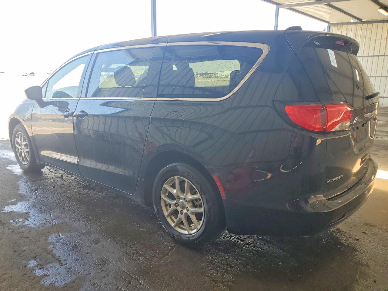 2022 CHRYSLER VOYAGER LX — снимка 2