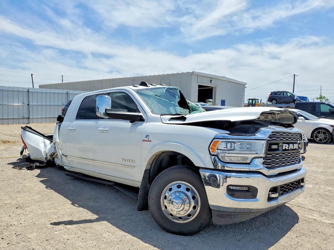 2022 RAM 3500 LIMITED — снимка 4