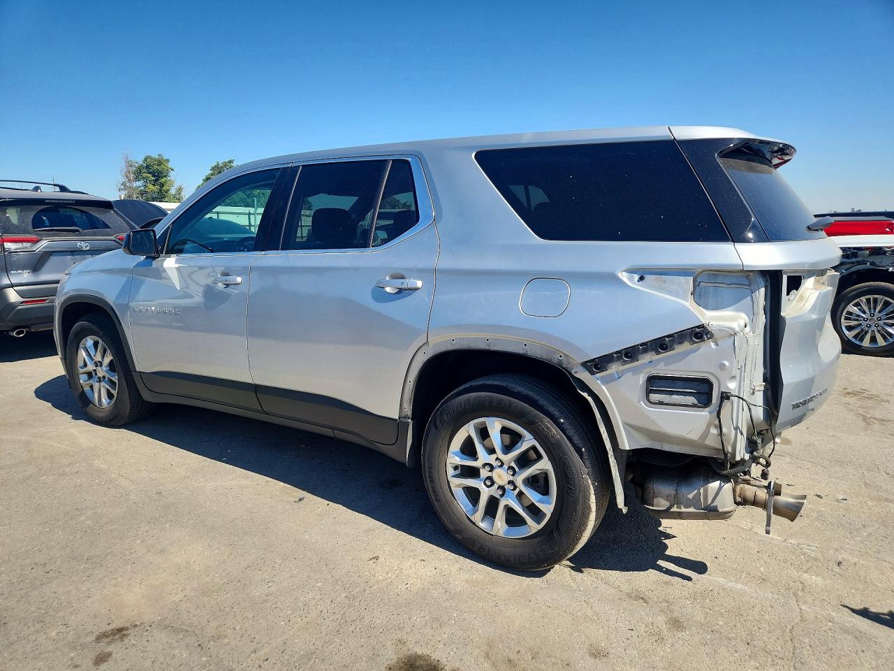 2019 CHEVROLET TRAVERSE LS — снимка 2