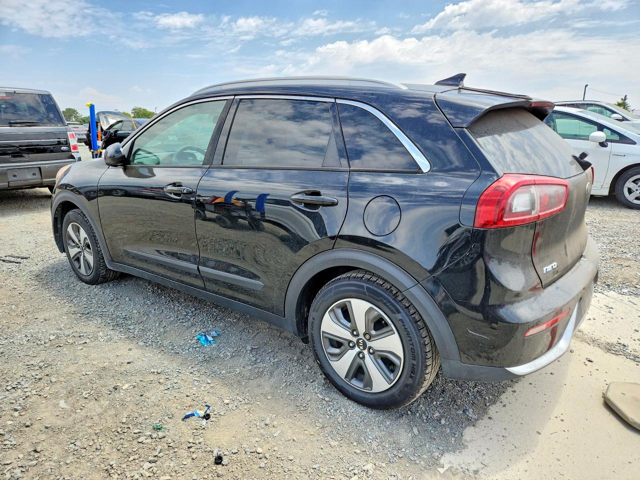 2017 KIA NIRO LX — снимка 2
