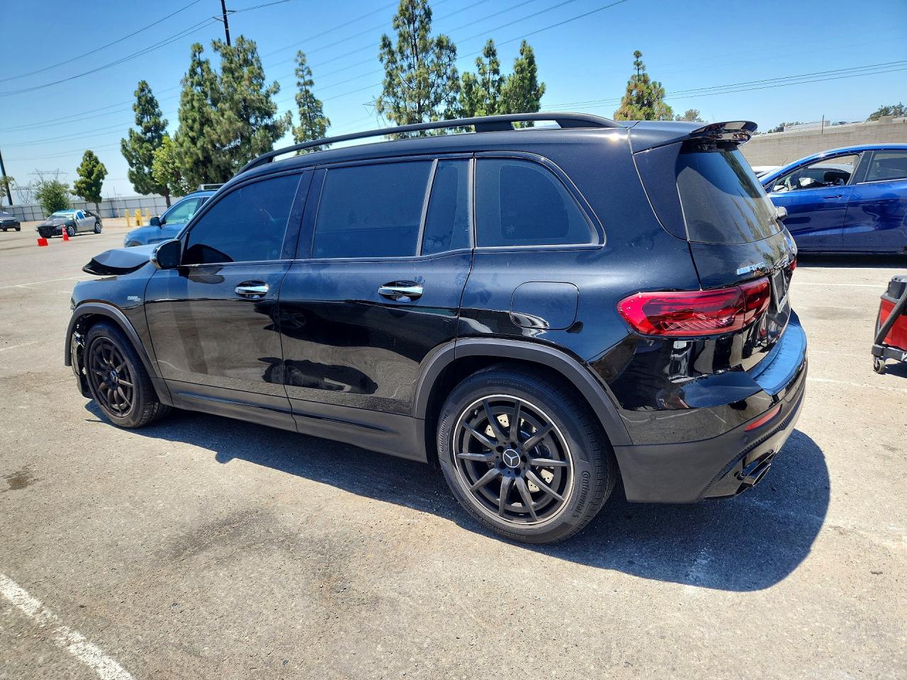 2025 MERCEDES-BENZ GLB AMG 35 4MATIC — снимка 2
