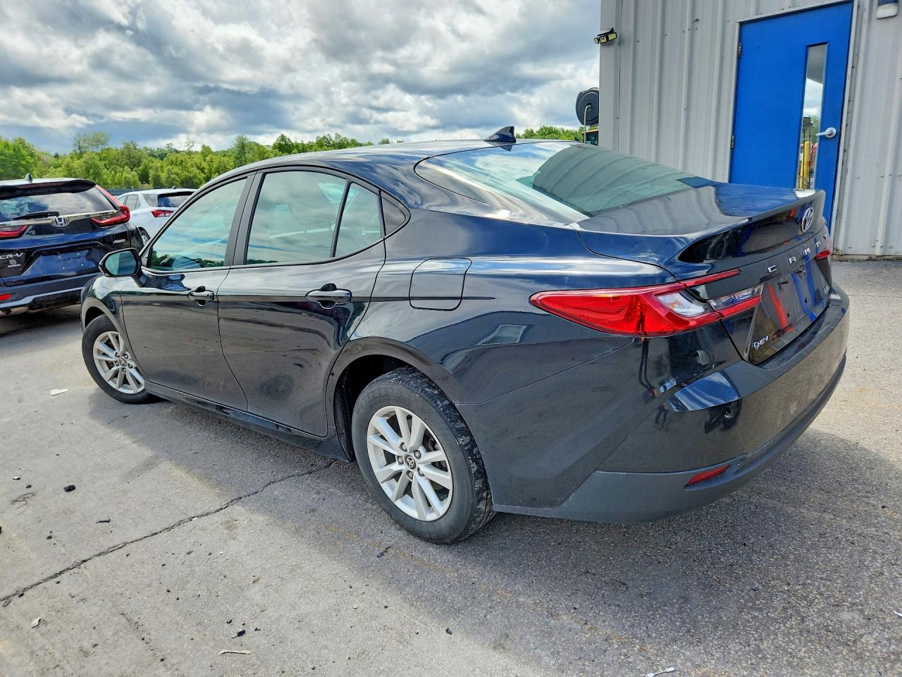 2025 TOYOTA CAMRY LE — снимка 2