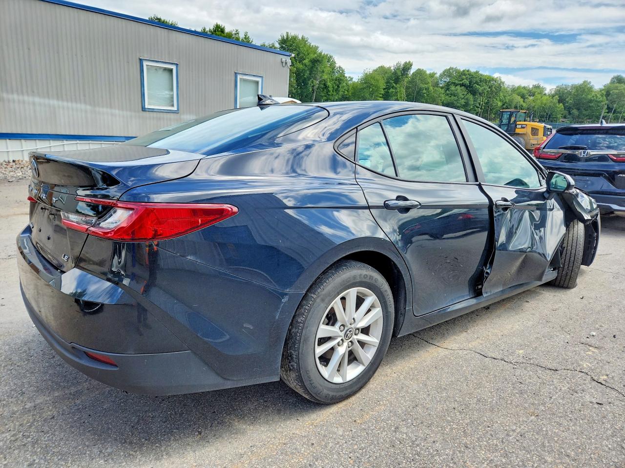 2025 TOYOTA CAMRY LE — снимка 3