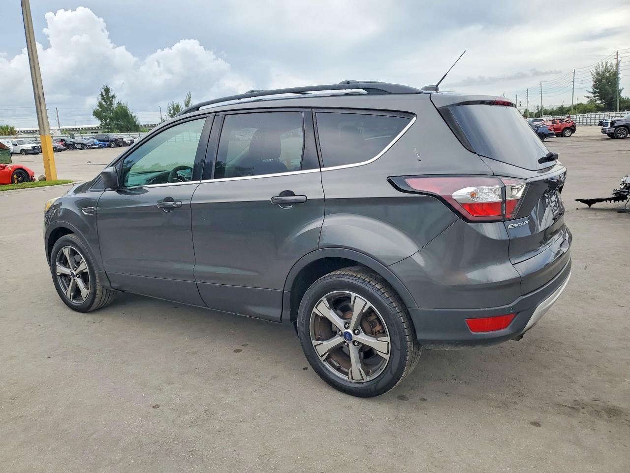 2017 FORD ESCAPE SE — снимка 2