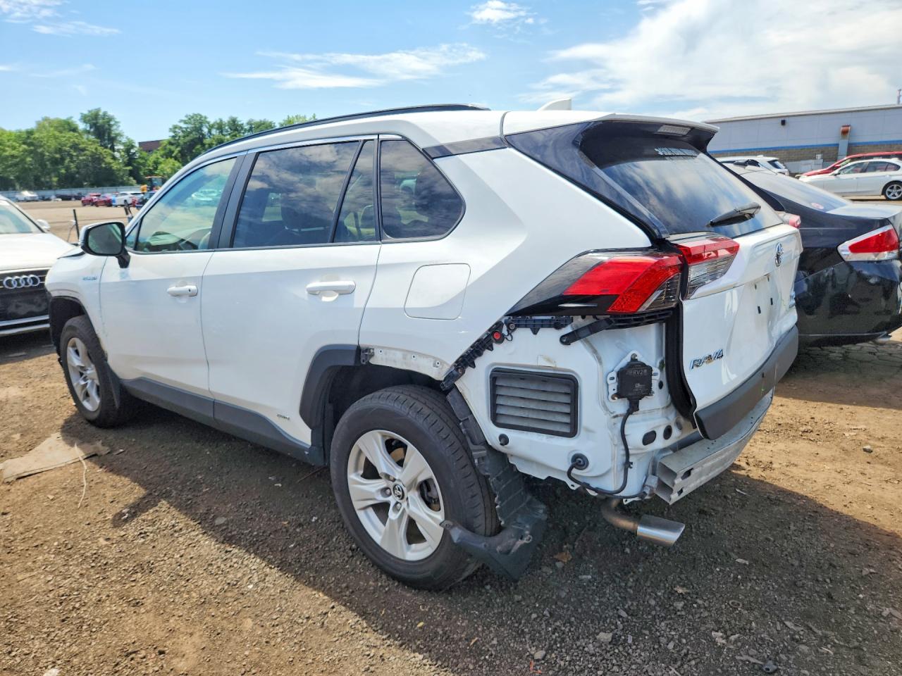 2020 TOYOTA RAV4 HYBRID XLE — снимка 2