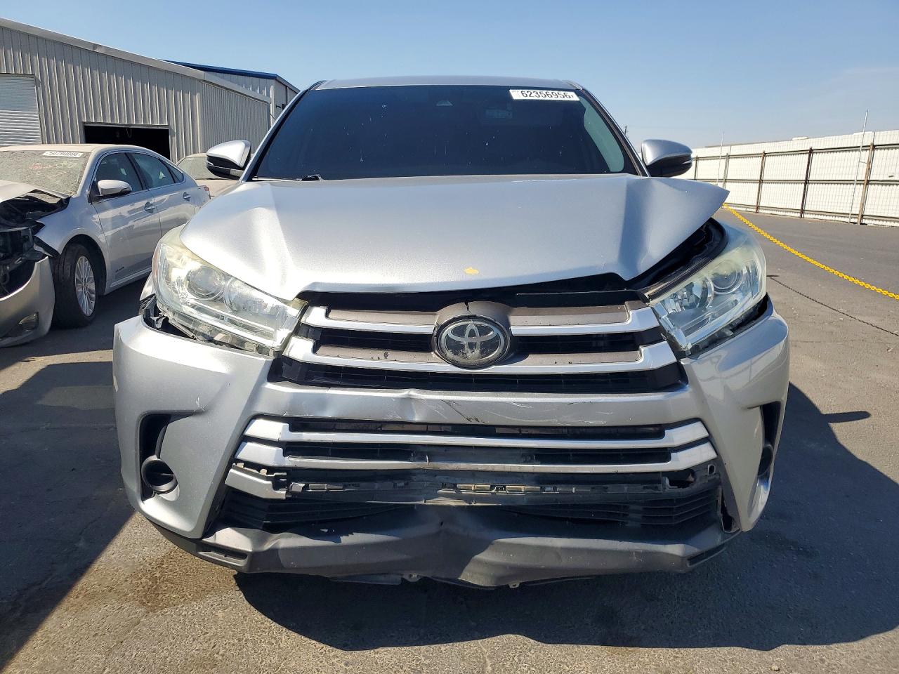 2018 TOYOTA HIGHLANDER LE — снимка 5