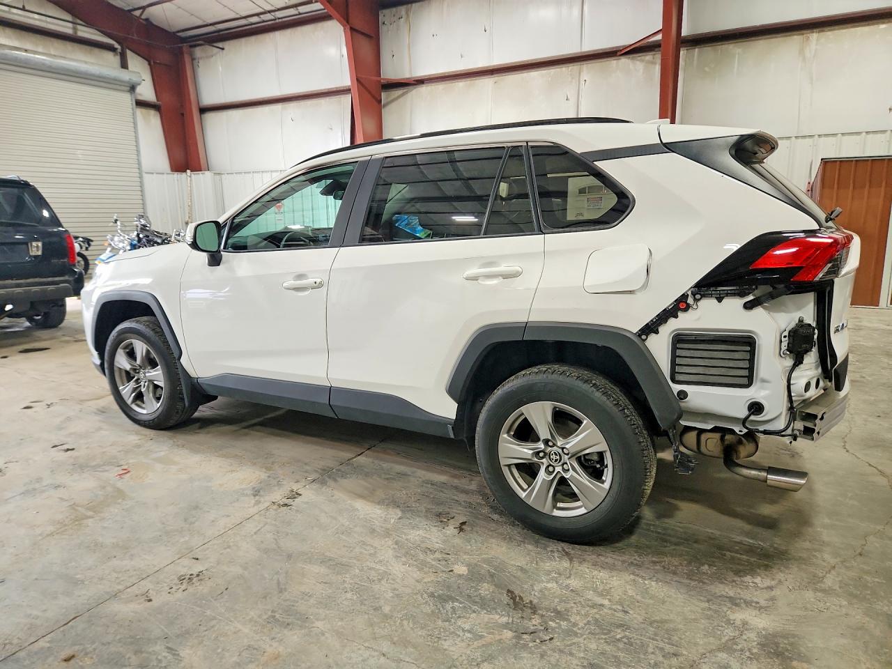 2024 TOYOTA RAV4 XLE — снимка 2
