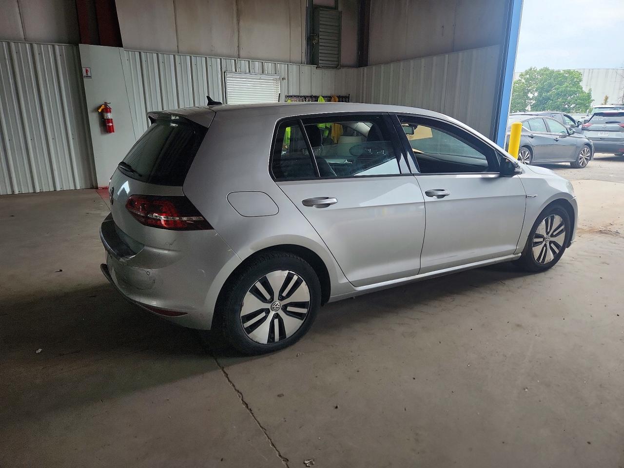 2016 VOLKSWAGEN E-GOLF SEL PREMIUM — снимка 3