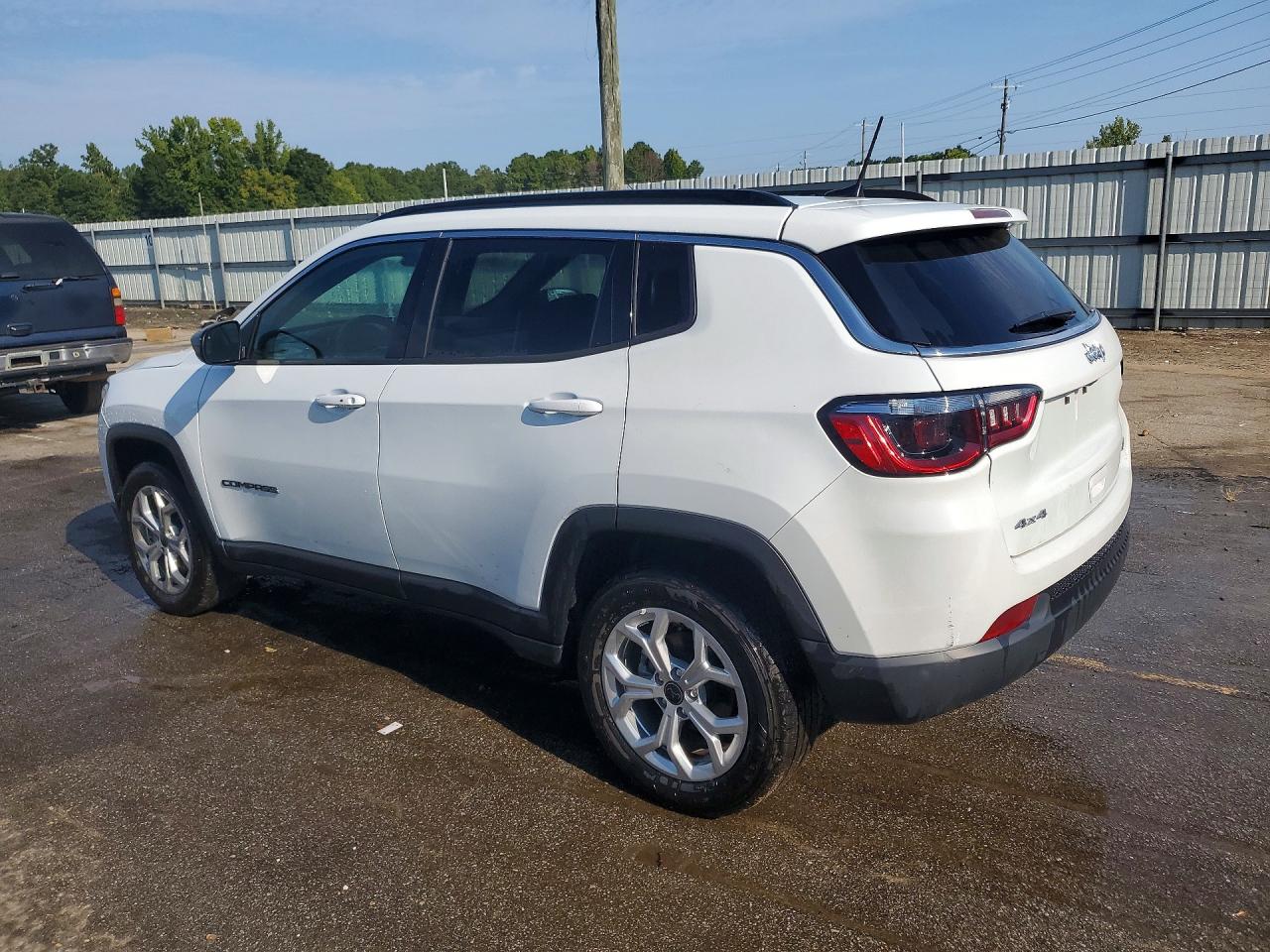 2025 JEEP COMPASS LATITUDE — снимка 2