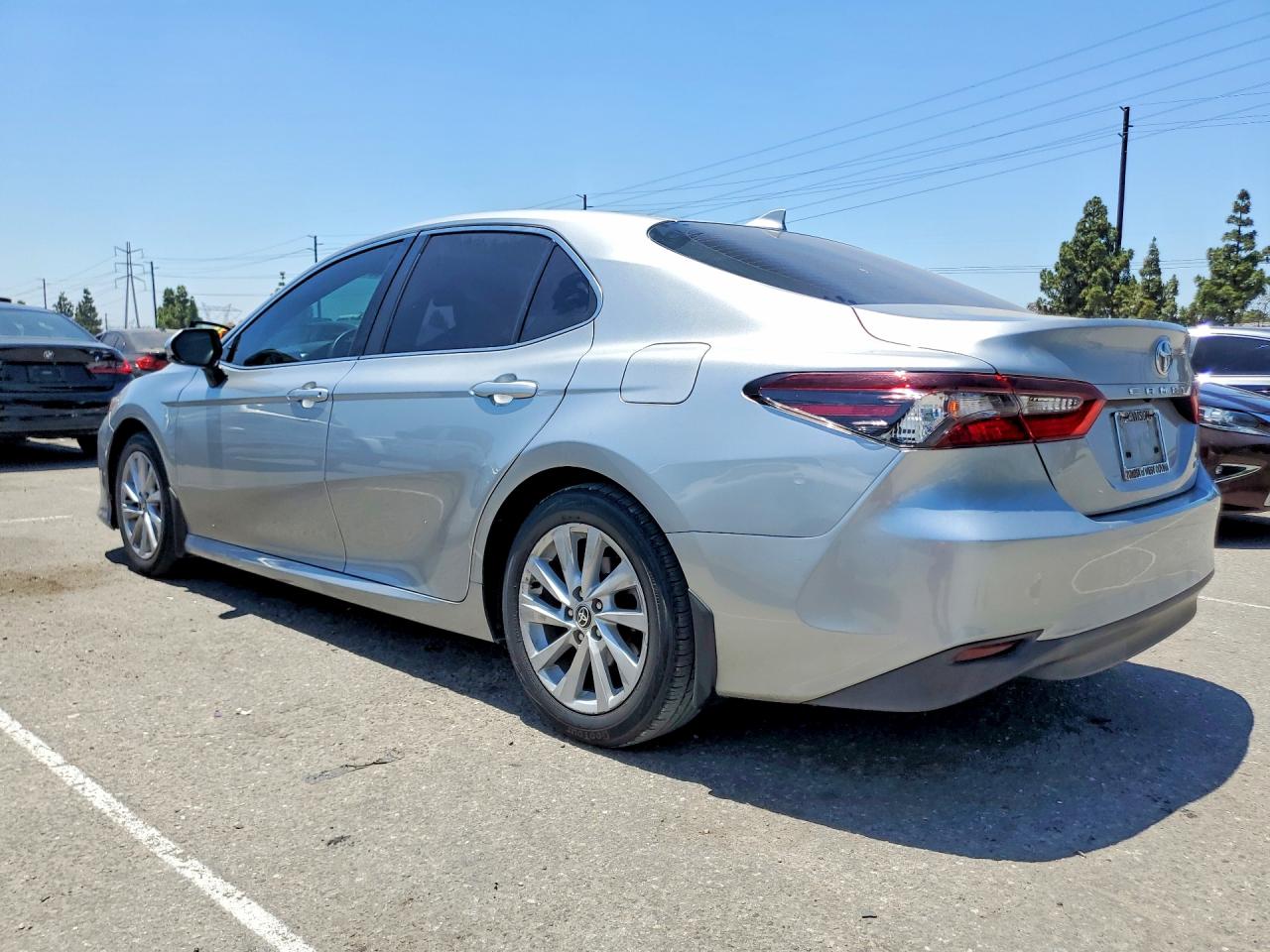2022 TOYOTA CAMRY LE — снимка 2