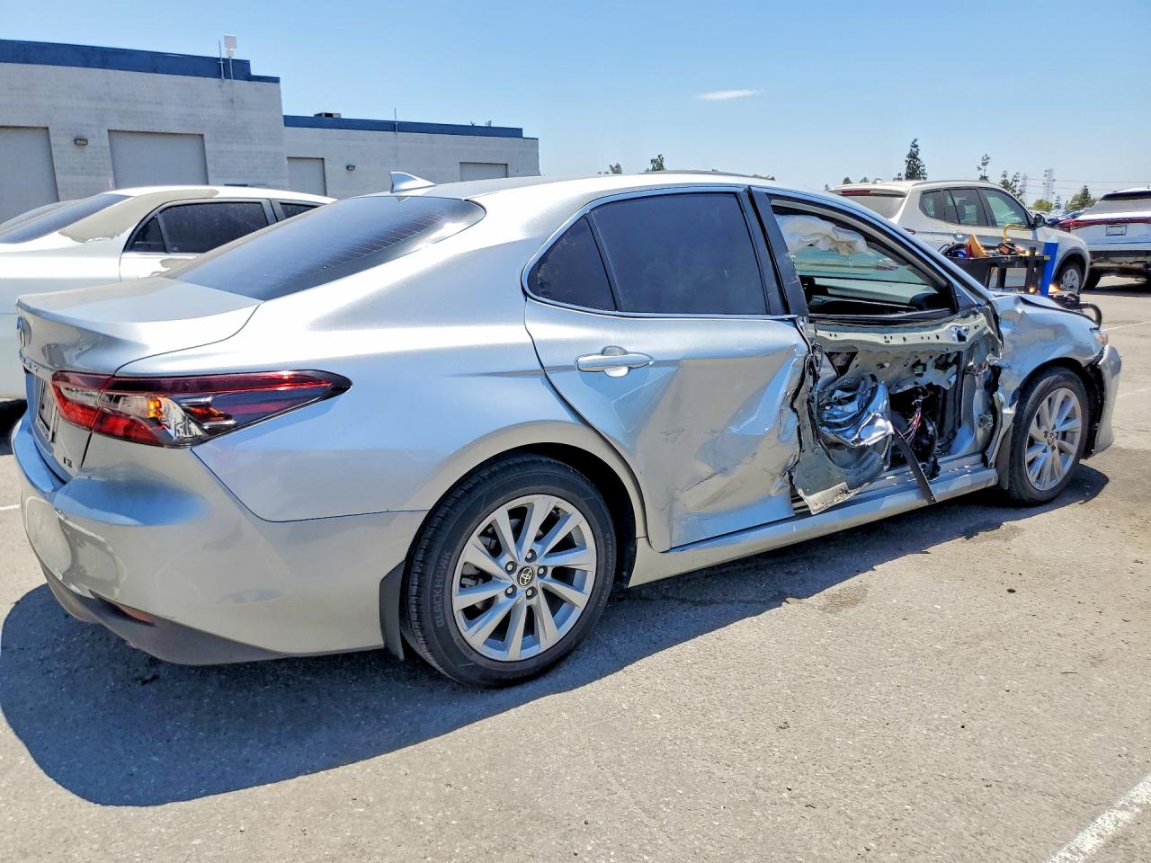 2022 TOYOTA CAMRY LE — снимка 3