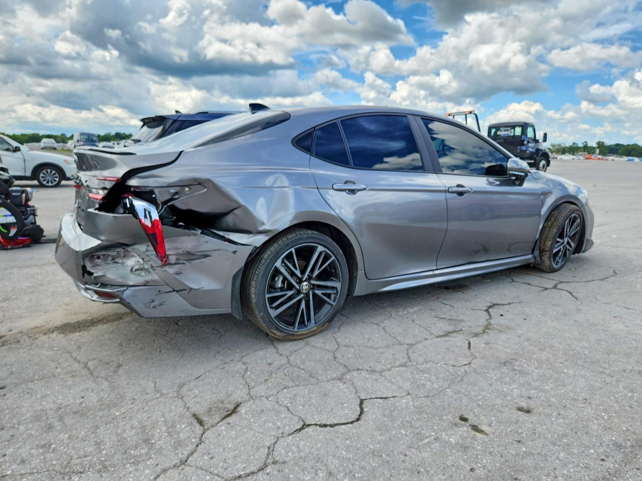 2026 TOYOTA CAMRY XSE — снимка 3