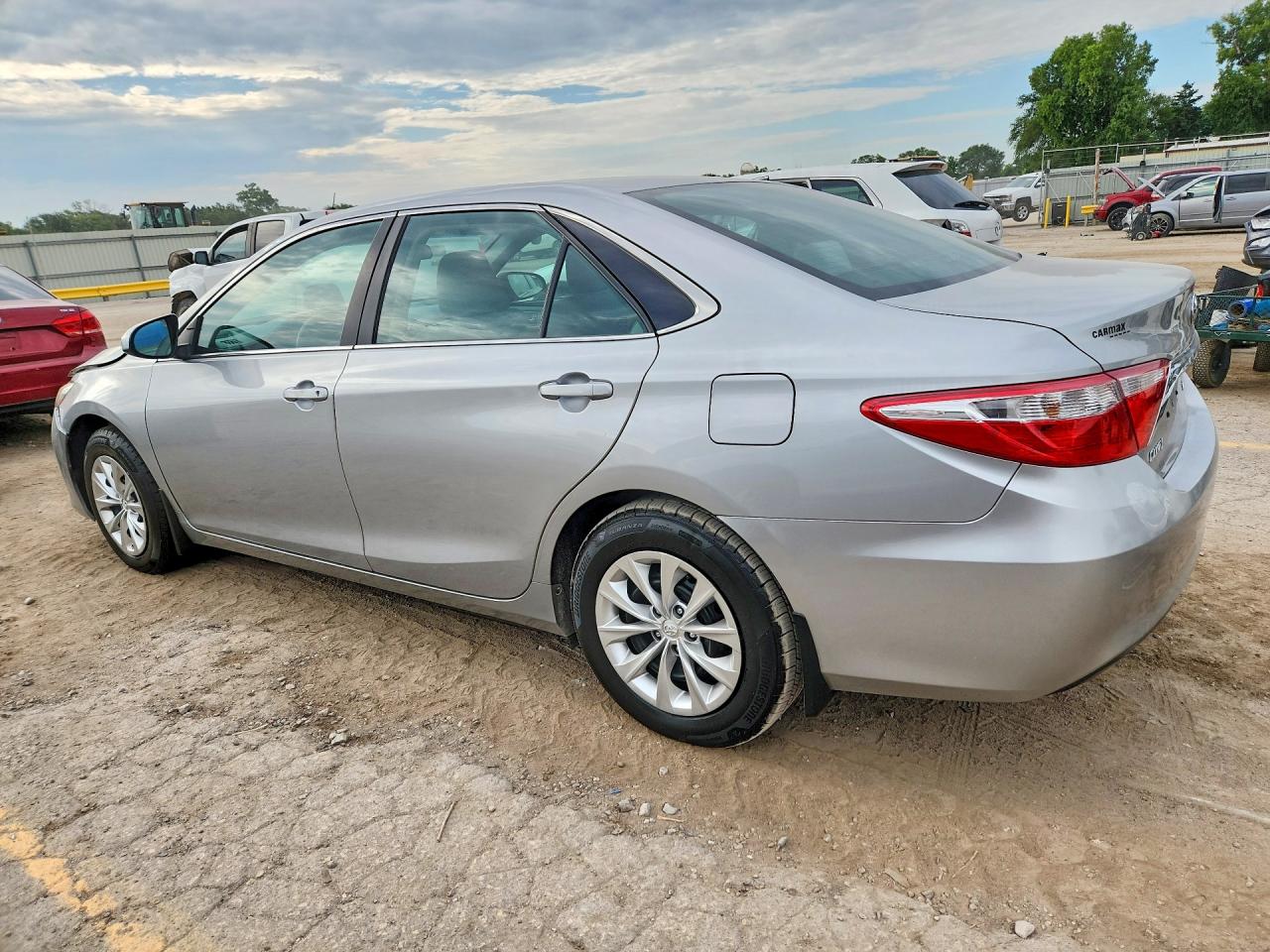2016 TOYOTA CAMRY LE — снимка 2