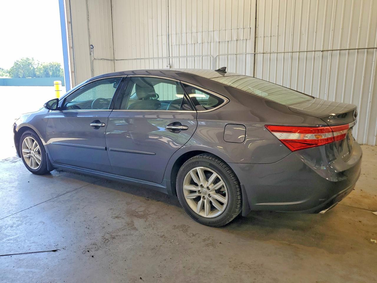 2015 TOYOTA AVALON LIMITED — снимка 2