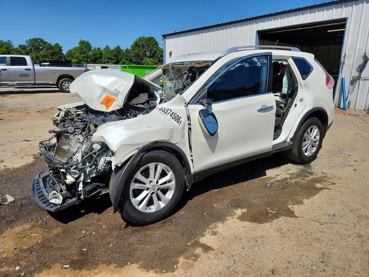 2016 NISSAN ROGUE SV