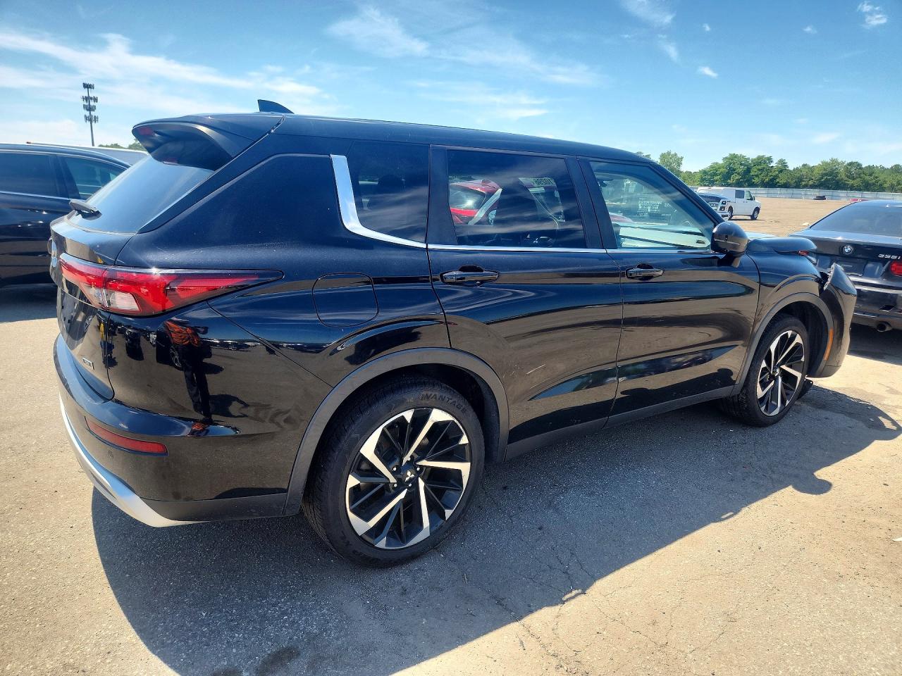 2022 MITSUBISHI OUTLANDER SE — снимка 3
