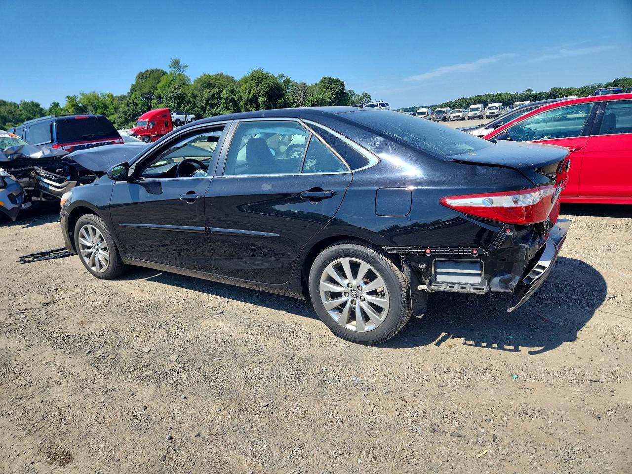 2017 TOYOTA CAMRY XLE — снимка 2