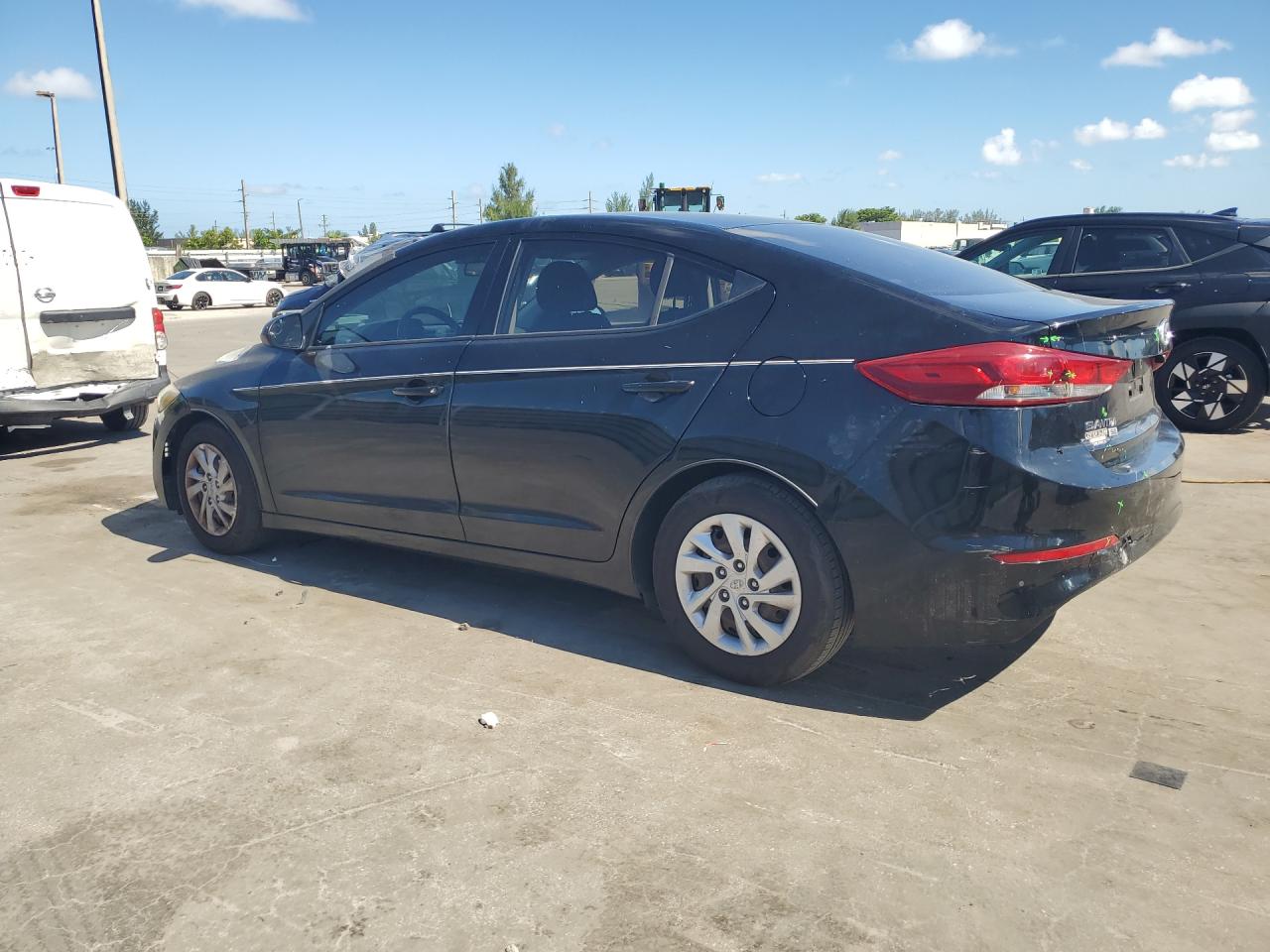 2018 HYUNDAI ELANTRA SE — снимка 2