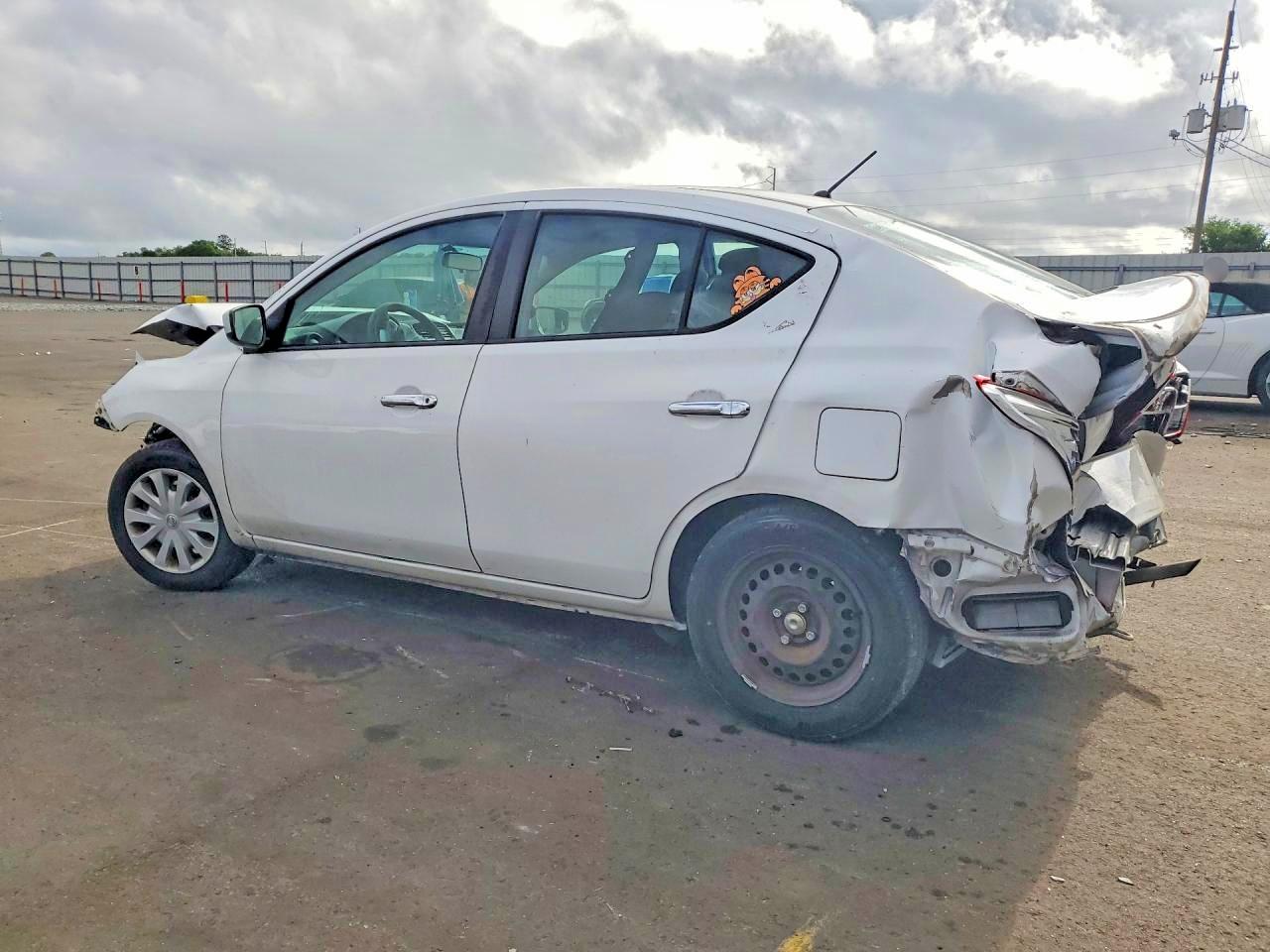 2019 NISSAN VERSA SV — снимка 2