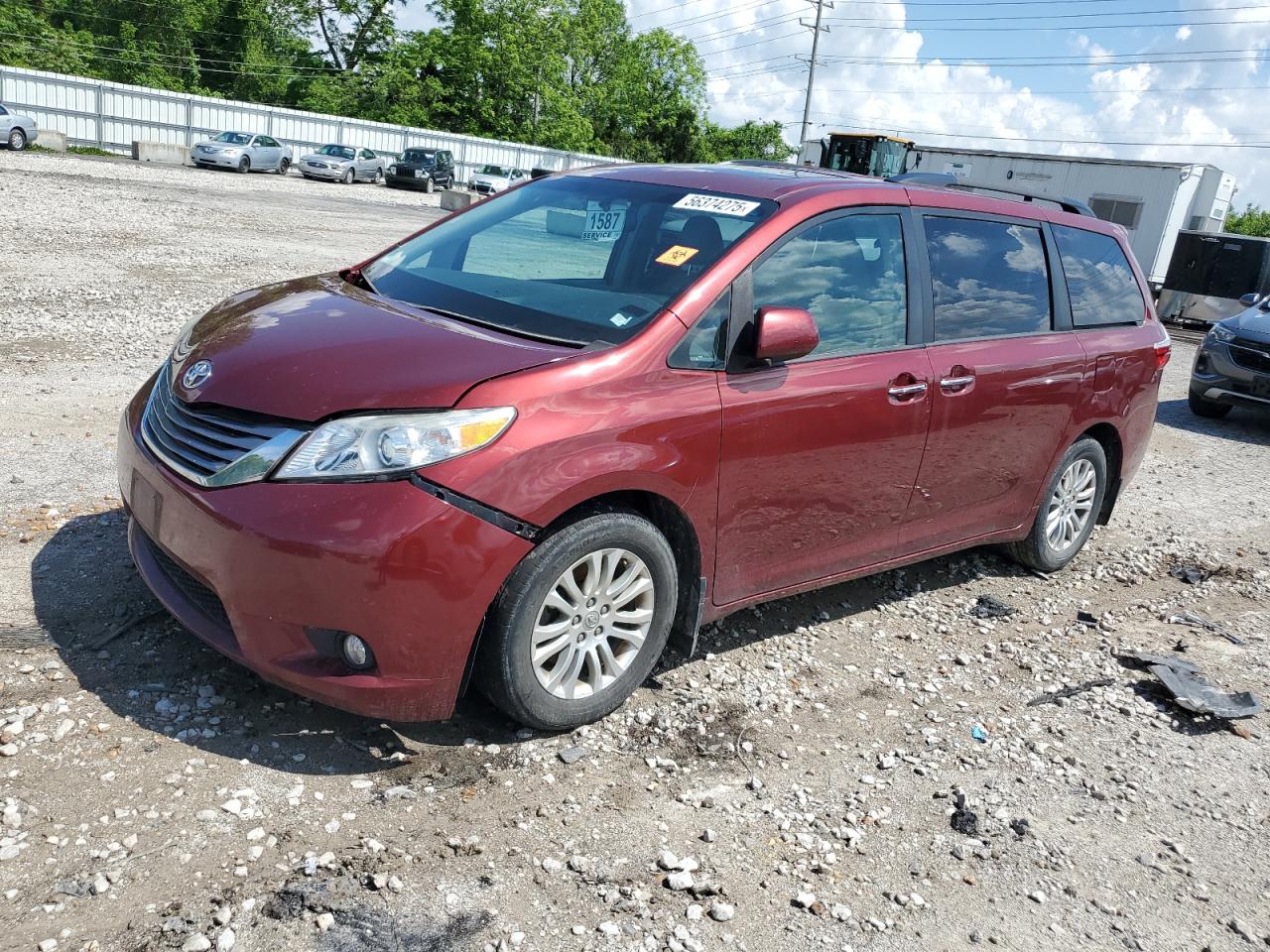 2017 TOYOTA SIENNA XLE