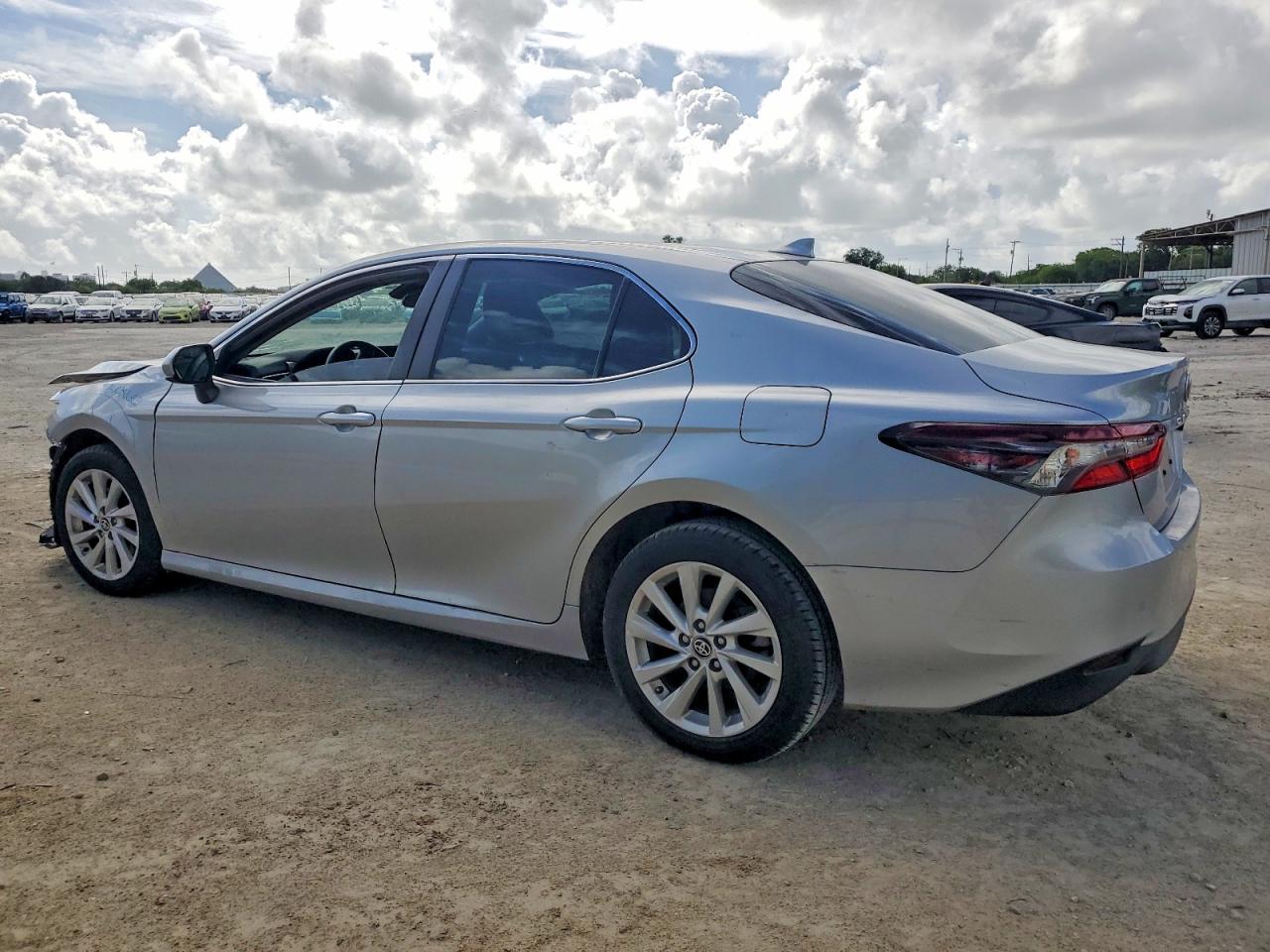 2024 TOYOTA CAMRY LE — снимка 2