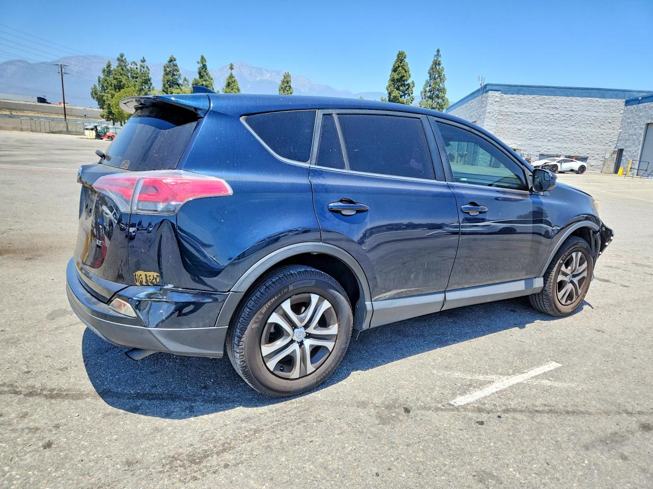 2017 TOYOTA RAV4 LE — снимка 3