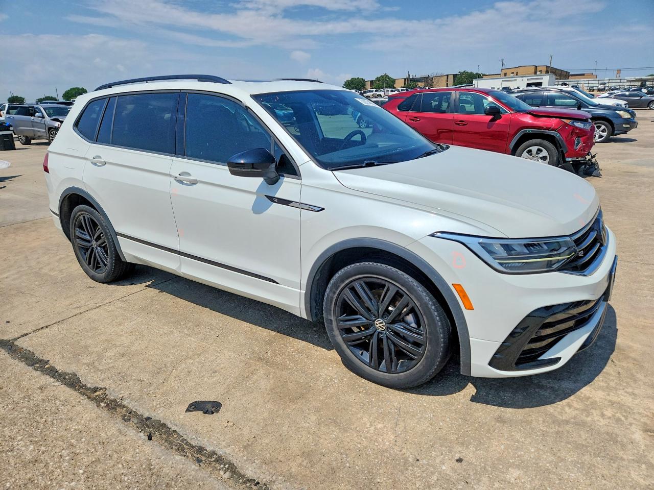 2022 VOLKSWAGEN TIGUAN SE R-LINE BLACK — снимка 4