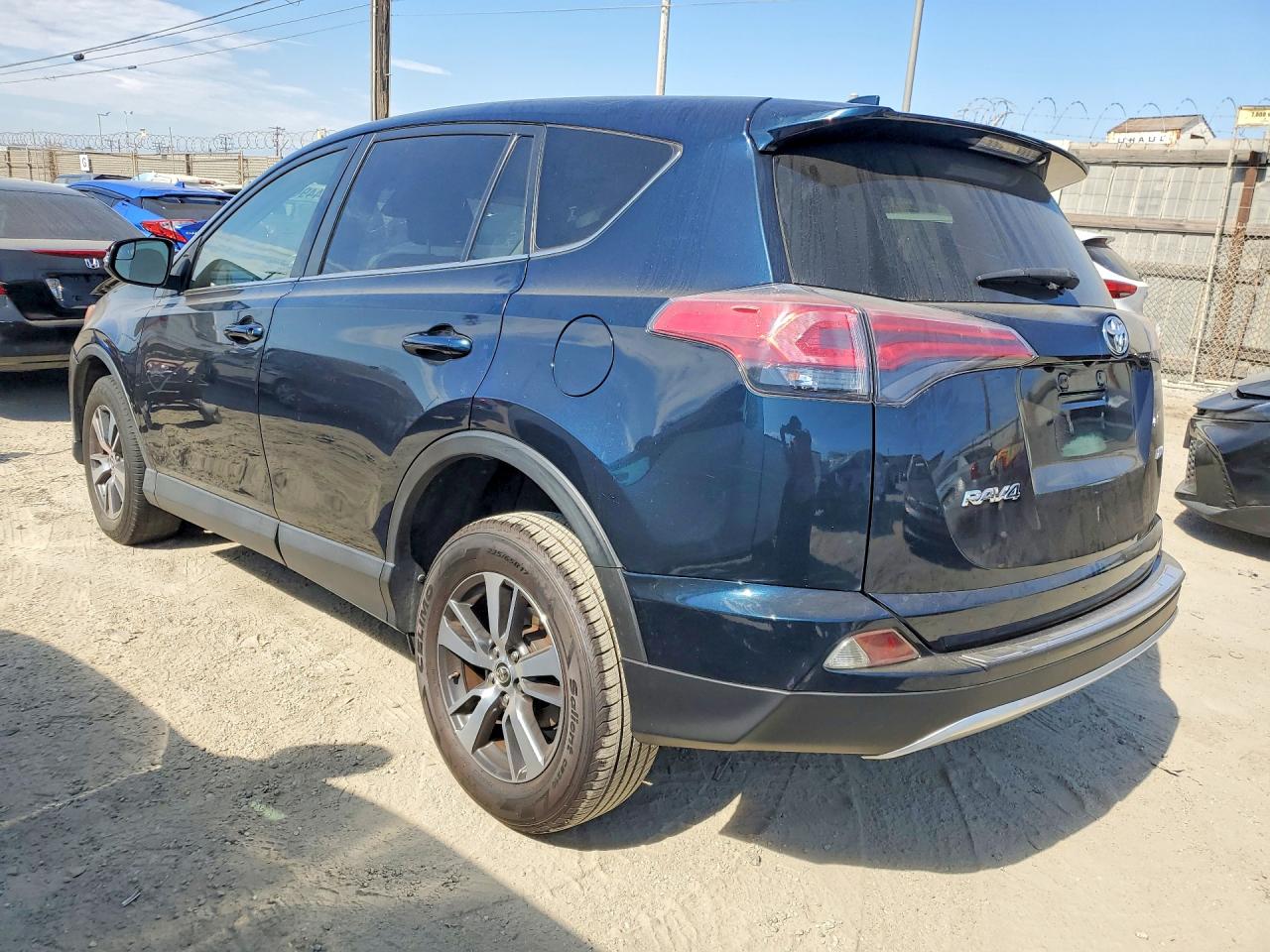 2018 TOYOTA RAV4 XLE — снимка 2