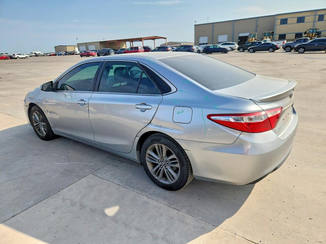 2017 TOYOTA CAMRY SE — снимка 2