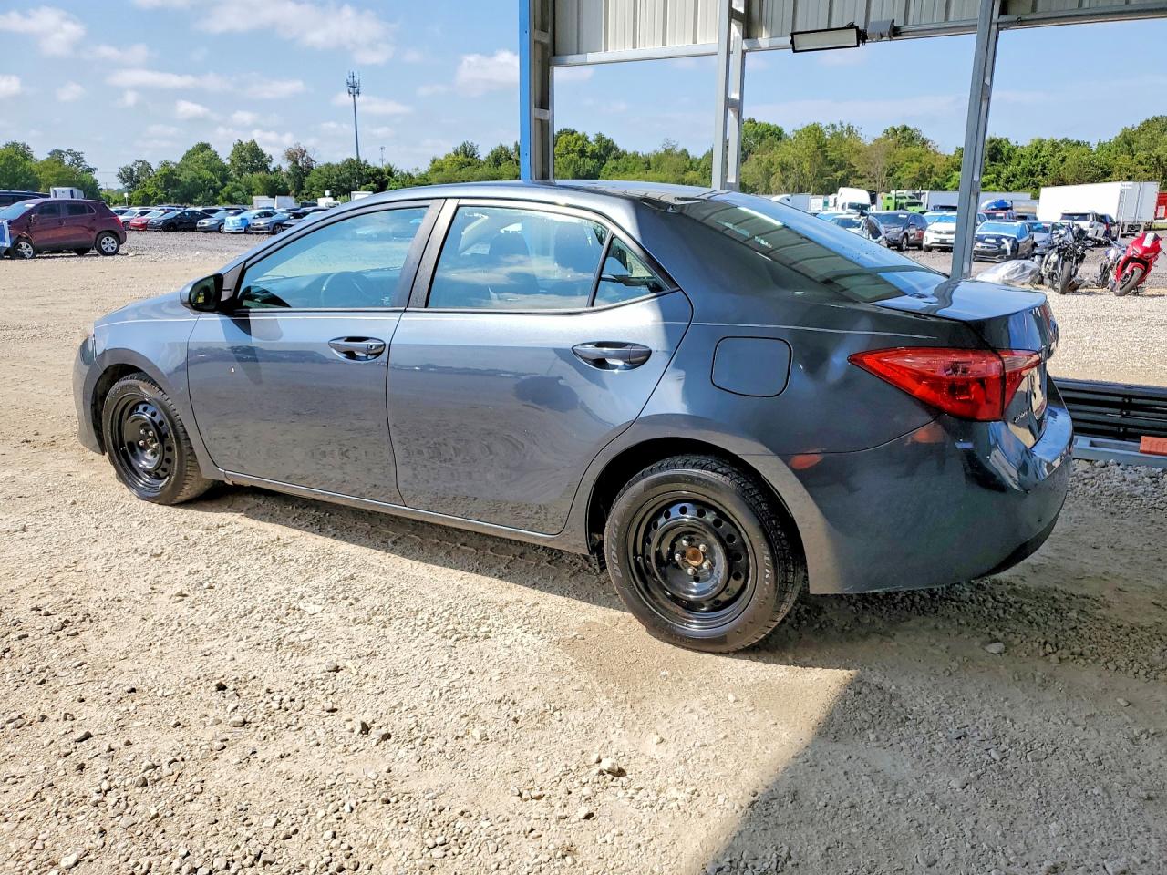 2018 TOYOTA COROLLA LE — снимка 2