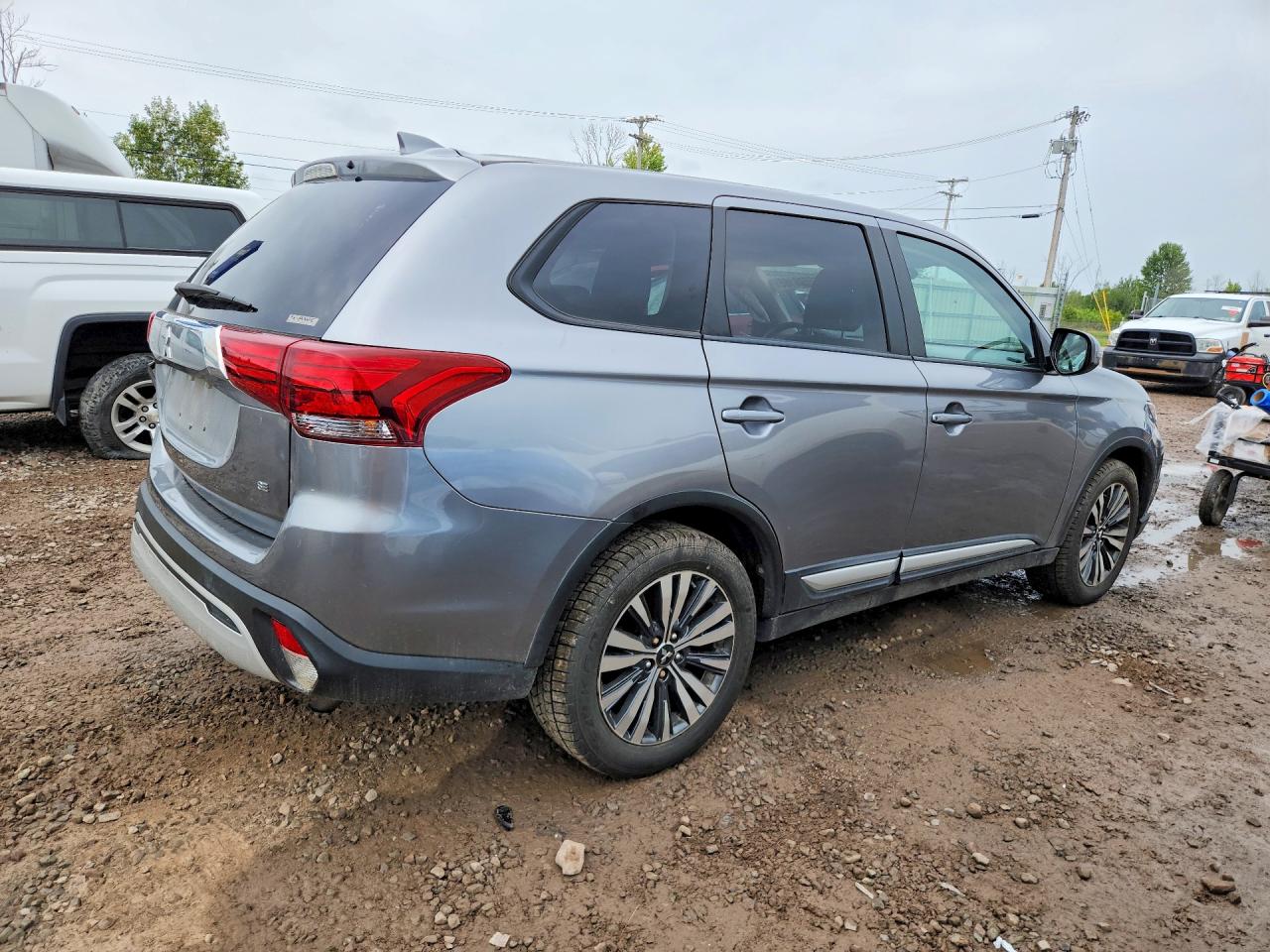 2020 MITSUBISHI OUTLANDER SE — снимка 3