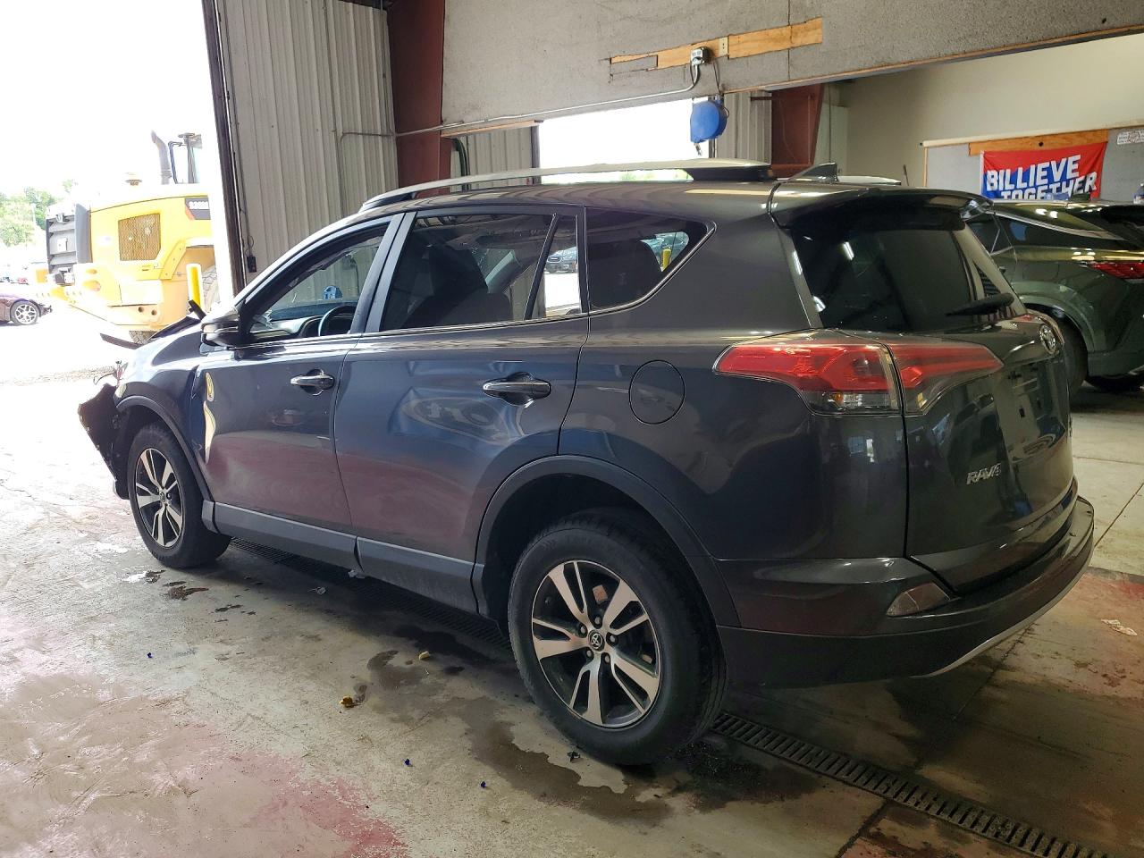2017 TOYOTA RAV4 XLE — снимка 2