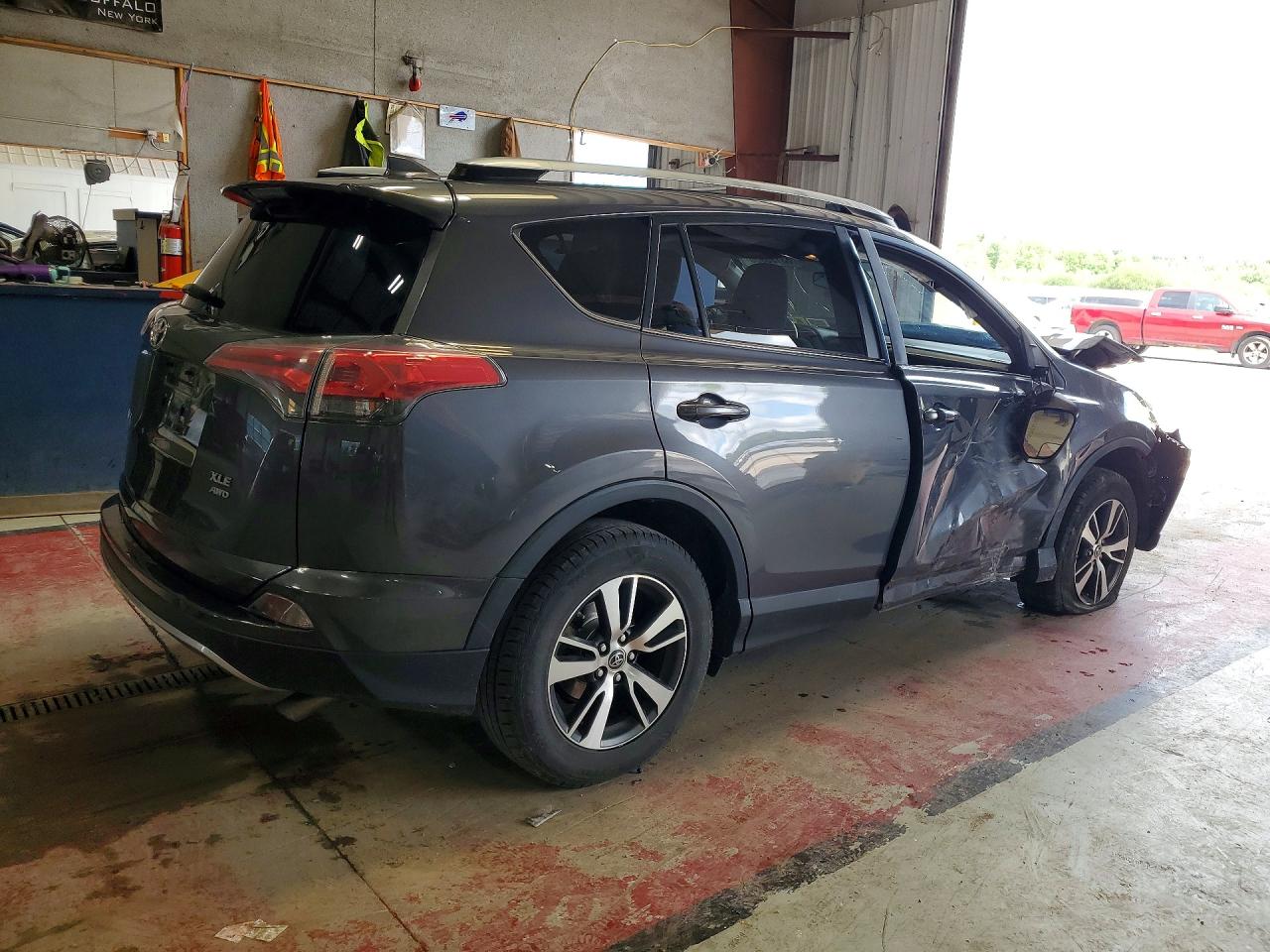 2017 TOYOTA RAV4 XLE — снимка 3