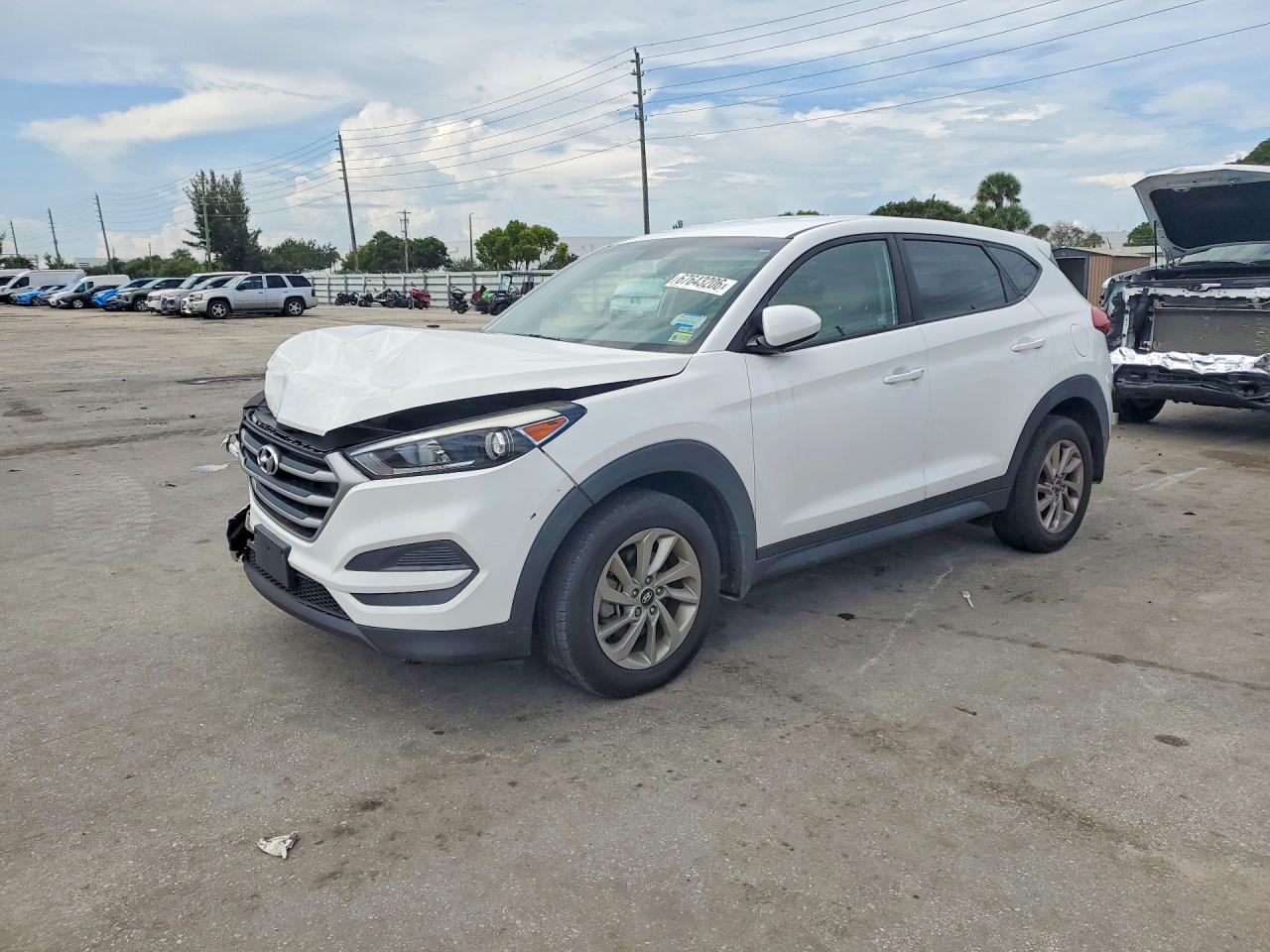 2017 HYUNDAI TUCSON SE