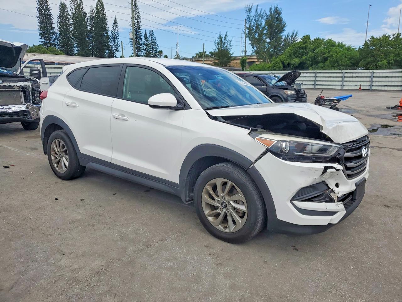 2017 HYUNDAI TUCSON SE — снимка 4