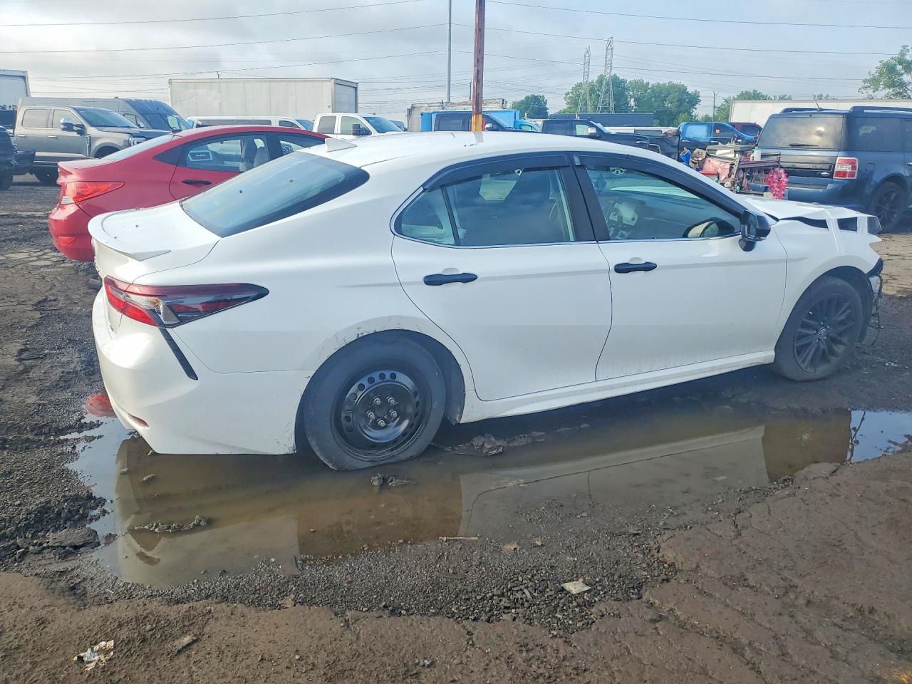 2024 TOYOTA CAMRY SE — снимка 3