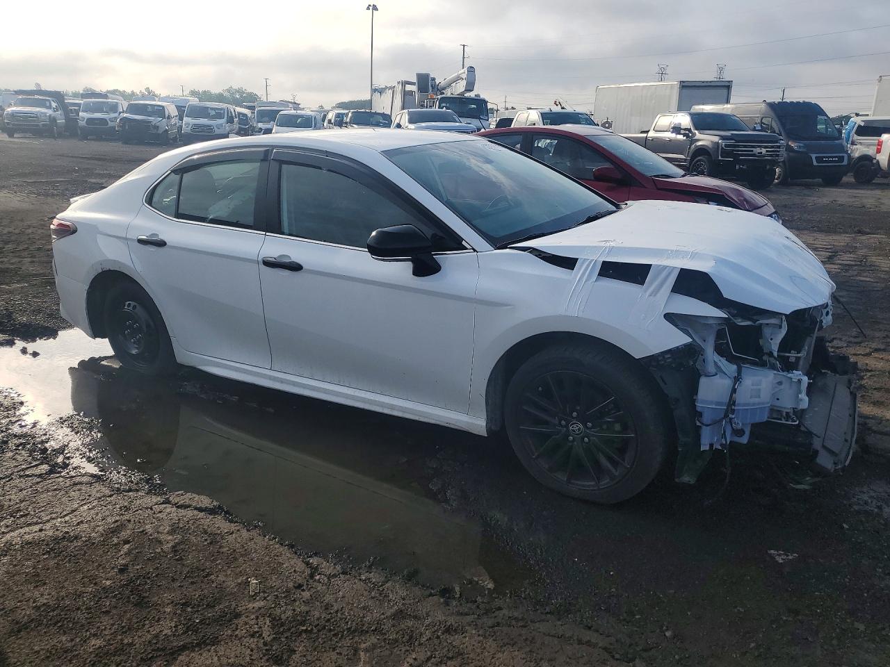 2024 TOYOTA CAMRY SE — снимка 4