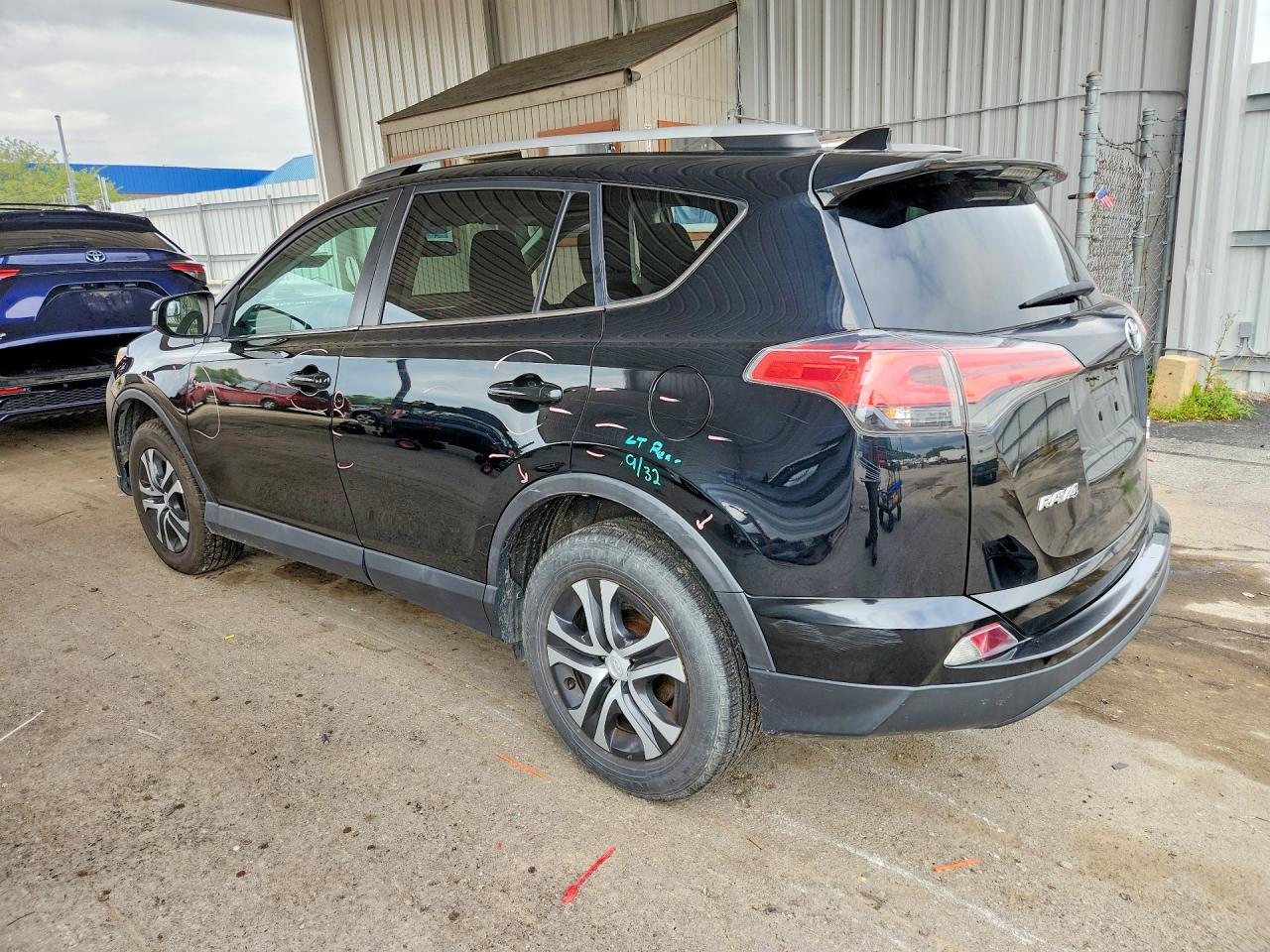 2016 TOYOTA RAV4 LE — снимка 2
