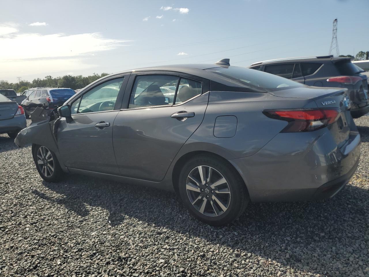 2021 NISSAN VERSA SV — снимка 2
