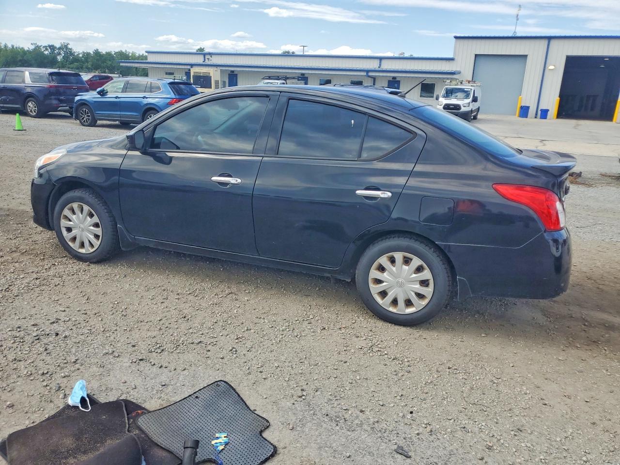 2017 NISSAN VERSA 1.6 SV — снимка 2