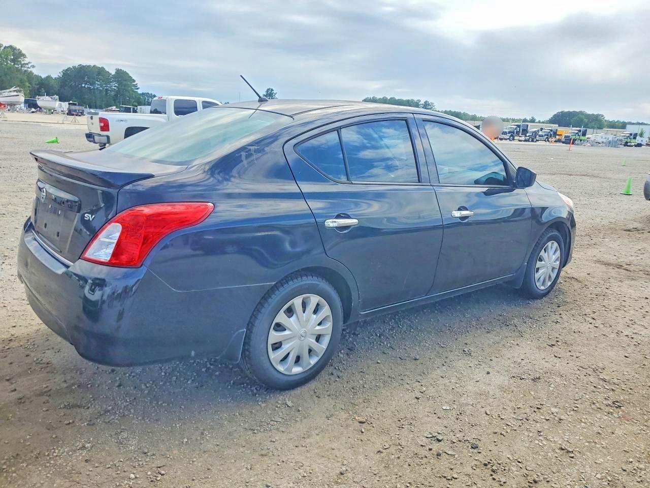 2017 NISSAN VERSA 1.6 SV — снимка 3