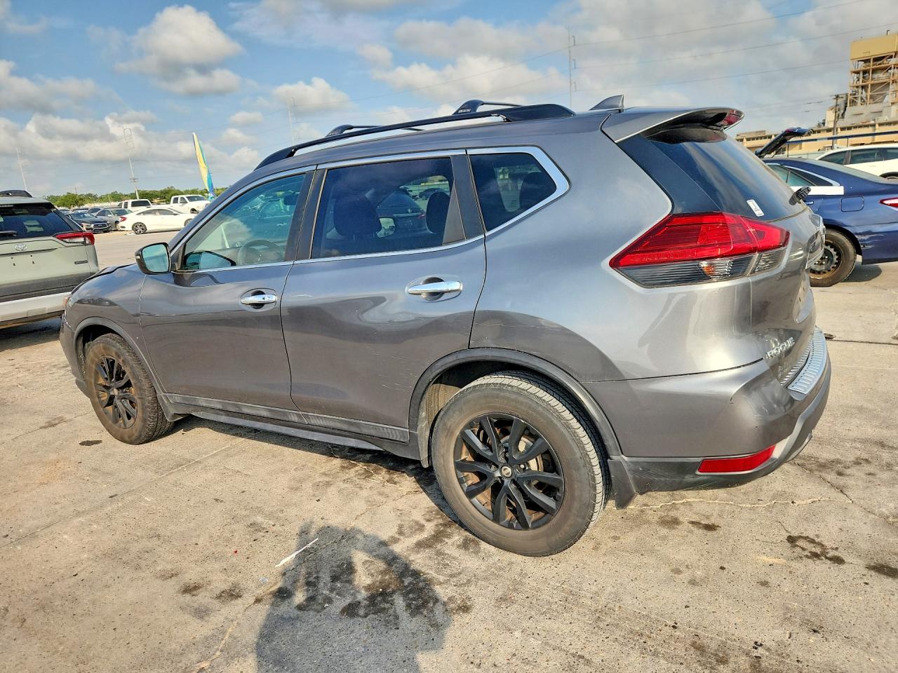 2017 NISSAN ROGUE SV — снимка 2