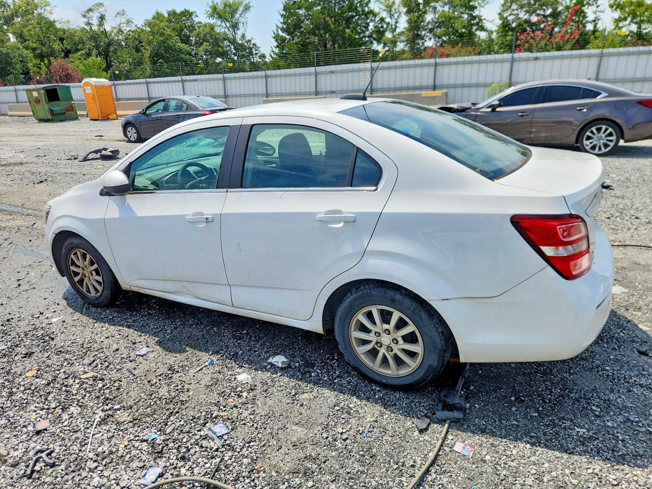 2017 CHEVROLET SONIC LT — снимка 2