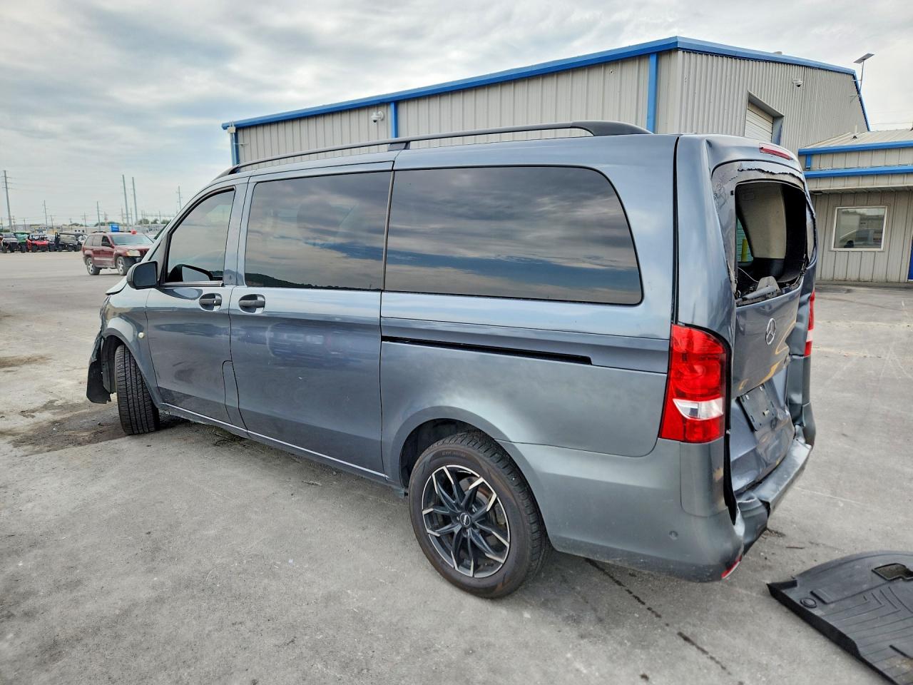 2016 MERCEDES-BENZ METRIS — снимка 2