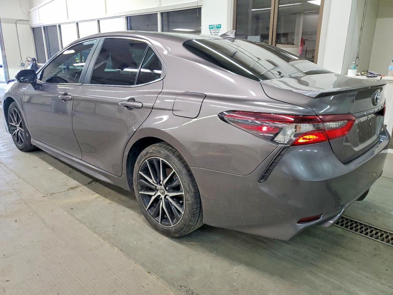 2022 TOYOTA CAMRY SE — снимка 2