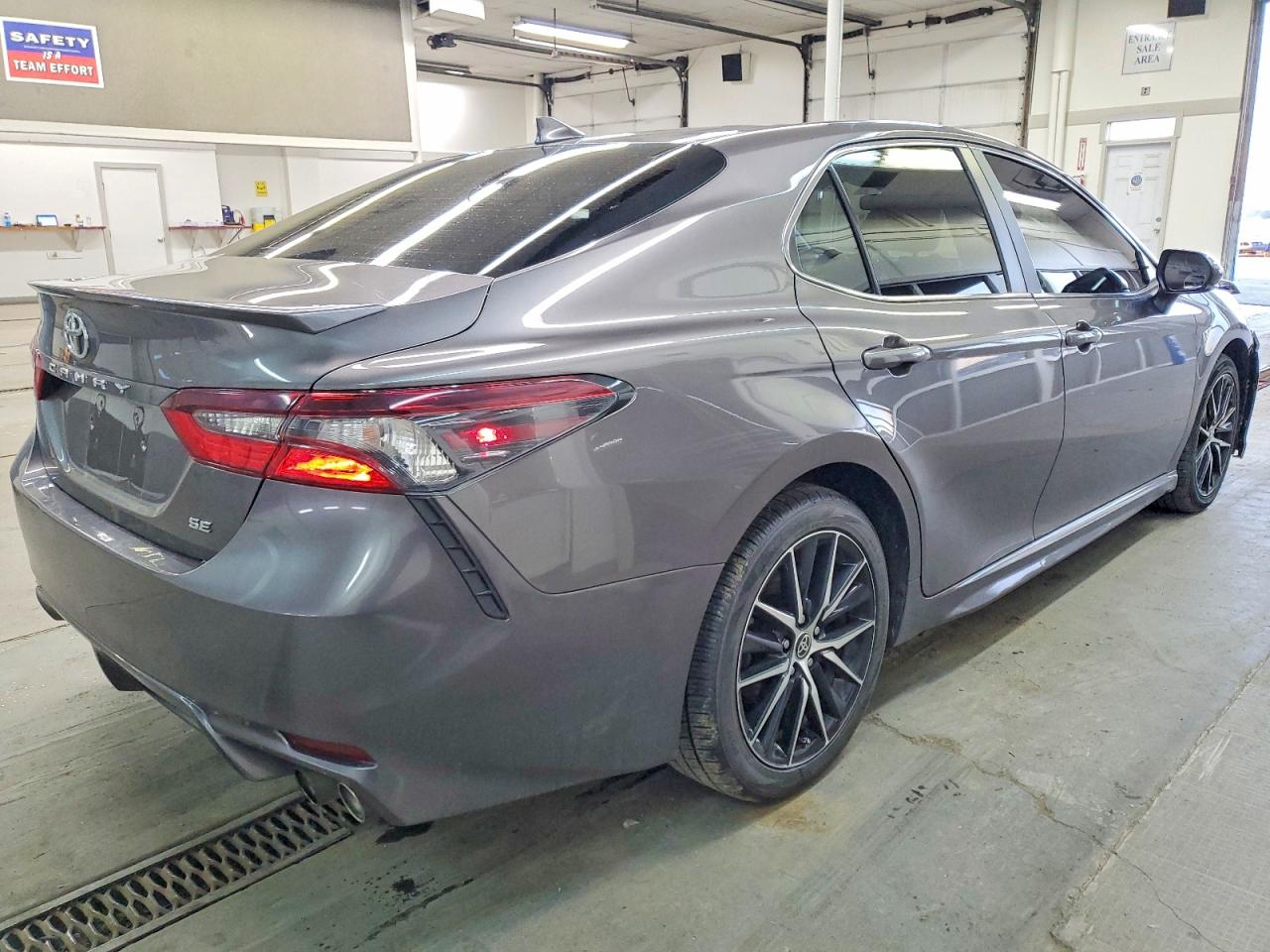 2022 TOYOTA CAMRY SE — снимка 3